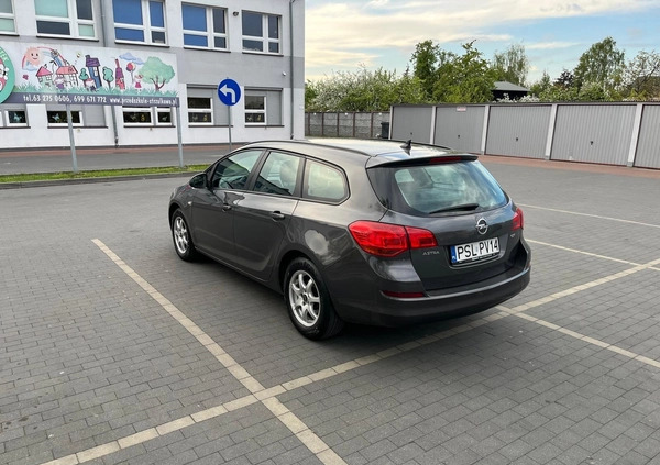 Opel Astra cena 16700 przebieg: 345168, rok produkcji 2012 z Nałęczów małe 56